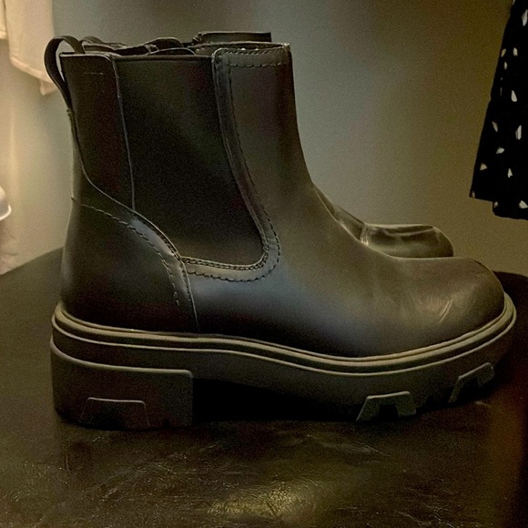 House of Harlow 1960 Righteous Leather Chelsea Boot - Picture 1 of 9